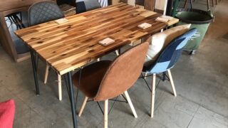 バラバラのダイニングチェアをおしゃれにコーディネート｜統一感を意識 