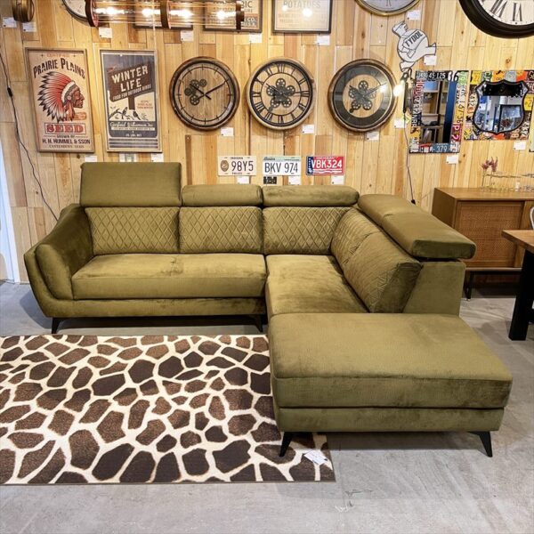 家具専門店BOOMSの店内