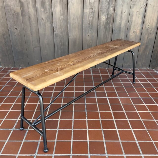 ローテーブルの代わりになるベンチ